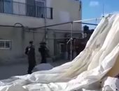 بالفيديو.. قوات الاحتلال تهدم سرادق عزاء منفذ عملية القدس