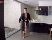 بالفيديو والصور.. كيف يجهز رونالدو إفطاره بنفسه