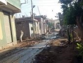 بالصور.. مياه الصرف تغرق شوارع كفر تيدا ومطالب بتدخل المحافظة