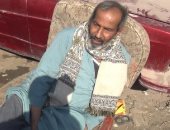 محافظ السويس ينقل مريضا تركه أولاده فى الشارع لدار مسنين
