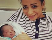BBC يسلط الضوء على قضية هدير مكاوى "الأم العزباء" 