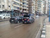 بالصور.. الأمطار تغرق منطقة طوسون بالإسكندرية وتتسبب فى شلل مرورى