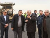 وزير النقل يتفقد طريق جنوب الفيوم - الواحات ويعلن انتهاء تنفيذ 82% منه