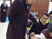 نائب رئيس جامعة الزقازيق يتابع سير أعمال الامتحانات  