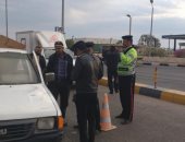 بالصور.. حملة مرورية لرصد السيارات المخالفة بطور سيناء