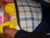 العثور على طفل حديث الولادة أمام مسجد فى أس البر