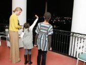 بالصور.. "بنات بوش" و"بنات أوباما" يستعدن ذكريات لقاء "البيت الأبيض" الأول