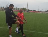 تدريبات تأهيلية لـ "شريف إكرامى" قبل موقعة مالى