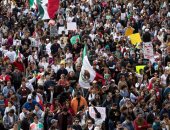 77 منظمة فى المكسيك تشارك فى مسيرة احتجاجية ضد ترامب