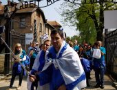 يديعوت أحرونوت: 34% من شباب إسرائيل يعانون الفقر والجوع.. و28% مدمنون