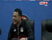 بالفيديو.. "كوميديا" الحضرى فى المؤتمر الصحفى ترد على تكهنات استبعاده ضد مالى