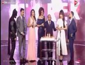 بالفيديو.. نجوم Arab Casting يحتفلون بميلاد طارق العلى بتورتة من "ورق العنب"