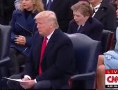 بارون ترامب يتثاءب "مرة أخرى" فى حفل تنصيب والده رئيسا لأمريكا 