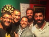 سعد الصغير ينشر صورة له مع الحضرى ويعلق: أتمنى التوفيق لمنتخب مصر