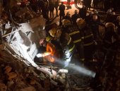 بالصور..إنقاذ 4 أشخاص والبحث عن آخرين فى انهيار فندق وسط الصين