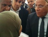 أهالى القابوطى ببورسعيد يشكون عتمة مساكنهم الجديدة لنائب وزير الإسكان