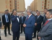 بالصور.. محافظ البحر الأحمر وسفير الإمارات يتفقدان مشروع الـ2520 وحدة سكنية