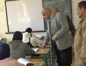 بالصور.. رئيس مدينة الزينية بالأقصر يتابع سير امتحانات الشهادة الإعدادية