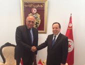 وصول وزير الخارجية سامح شكرى إلى تونس للقاء السبسى