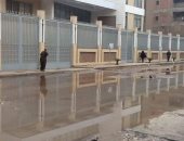 بالفيديو.. انفجار ماسورة مياه أمام مدرسة بطنطا تعطل حركة الشارع