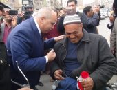 بالفيديو.. معاق لمدير أمن السويس: "مصر غالية.. حافظوا عليها من الأعداء"