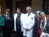 وفد من نائبات البرلمان يزور مصابين من رجال الشرطة بمستشفى العجوزة