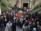 بالفيديو والصور.. وصول جثمان سيد حجاب إلى مسجد الفاروق فى المعادى