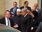 بالصور.. رئيس الوزراء ينعى الشاعر الكبير سيد حجاب خلال افتتاح معرض الكتاب