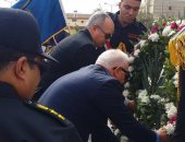 بالفيديو والصور.. وضع إكليل زهور علی النصب التذكارى لشهداء الشرطة ببورسعيد