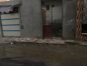 بالفيديو..منازل قرية الكرامة بالدقهلية تغرق فى مياه الصرف للأسبوع الثالث