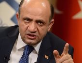 وزير الدفاع التركى: أمريكا لا تصر على تنفيذ عملية الرقة مع الأكراد السوريين