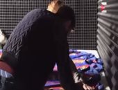  على غرار "كريستيانو رونالدو".. هل يطرح عمرو أديب تى شيرت ميسى بمزاد خيرى