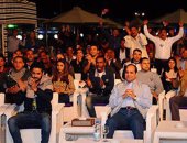 وزير الرياضة ينقل للفراعنة تهنئة الرئيس السيسي بعد الفوز على المغرب