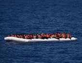 إنقاذ 12 مصريا من الغرق بعد تعطل مركبهم خلال رحلة بحرية جنوب الغردقة 