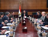 رئيس الوزراء يتابع مع وزير البترول سبل جذب الاستثمارات للقطاع