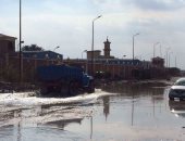 بالصور.. مياه الصرف الصحى تغرق طريق "أم زيغو" بالإسكندرية
