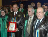 تكريم رئيس جامعة المنوفية فى الإحتفال الثانى لجودة التعليم بهندسة عين شمس