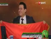 بالفيديو.. مدحت شلبى يرقص على الهواء احتفالا بالفوز على المغرب