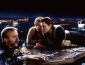 جيمس كاميرون يكشف سر عدم صعود "جاك" على "الخشبة" مع "روز" فى Titanic    