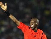 حكم من جهة أمنية يدير مواجهة الفراعنة والخيول بأمم أفريقيا 