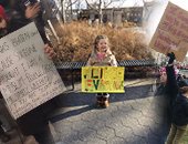 أبرز 10 لافتات مناهضة لقرار ترامب بحظر استقبال مواطنى 7 دول إسلامية