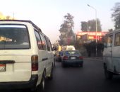زحام مرورى بمحور الثورة فى مصر الجديدة بسبب كسر ماسورة مياه 