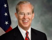 وزير العدل الأمريكى بالوكالة يعلن تطبيقه لمرسوم ترامب حول الهجرة