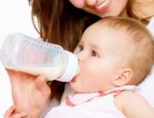 للأمهات.. فطام "البيبرونة" أصعب من الرضاعة الطبيعية للطفل