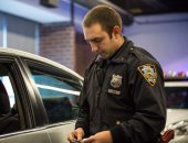 شرطة نيويورك تزود ضباطها بكاميرا داخل ملابسهم لمراقبة تصرفاتهم