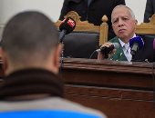 بالصور.. شهود بـ" اقتحام قسم العياط": ضبطنا متهمين بحوزتهم قنابل غاز