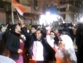 بالفيديو.. عروسان بالشرقية يتركان "زفة الفرح" للاحتفال بفوز المنتخب