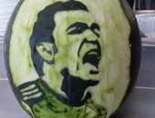 بالصور.. شيف ينحت وجه عصام الحضرى على بطيخة بطريقة مدهشة