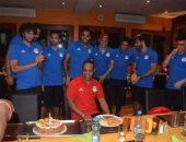 المنتخب يحتفل بعيد ميلاد عامل المهمات قبل مواجهة الكاميرون