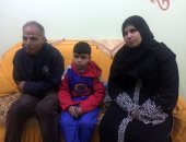 بالفيديو والصور.. أسرة طفل بالمحلة تطالب بمعاش للإنفاق على علاجه من الفشل الكلوى